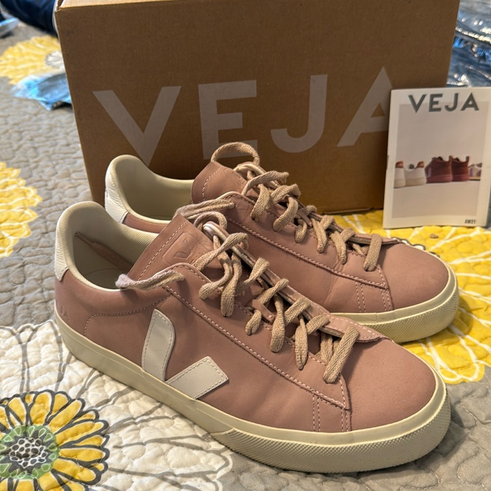 VEJA Nubuck pink Campo sneakers size 41 (9.5-10) women’s. Like New!